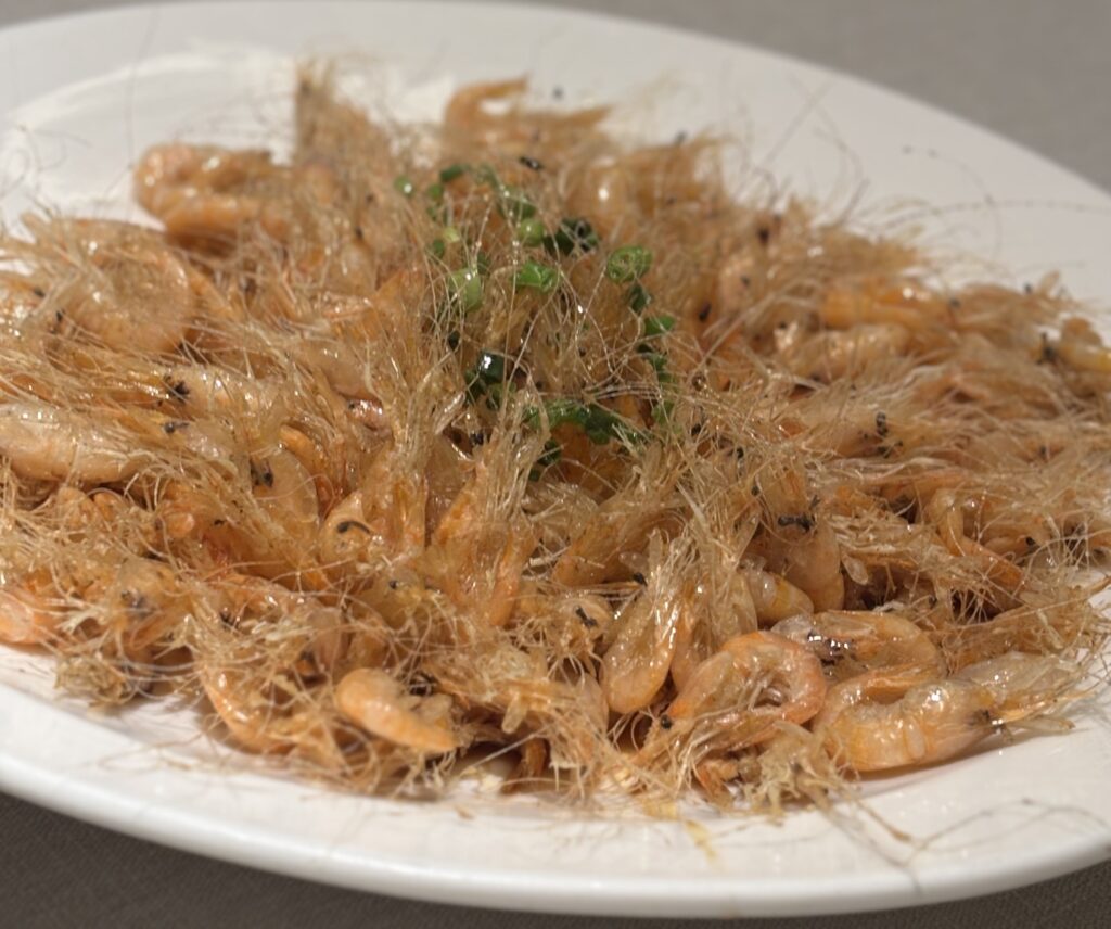 白エビの唐揚げ「美极白虾」の皿写真